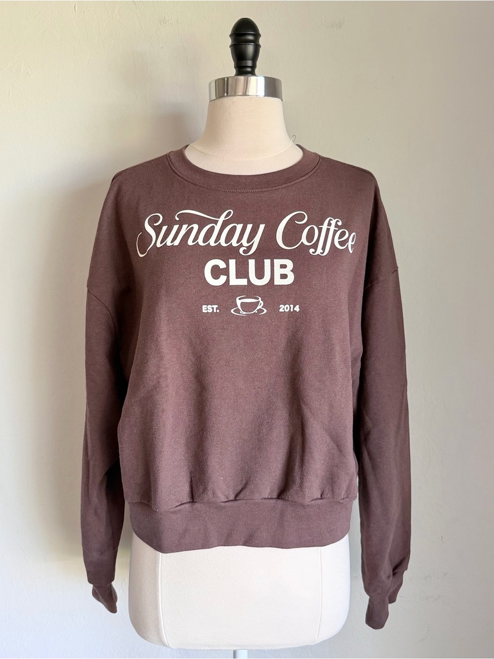 ‘Sunday Coffee Clubm Women's Brown Crewneck Graphic Sweatshirt, Size Medium